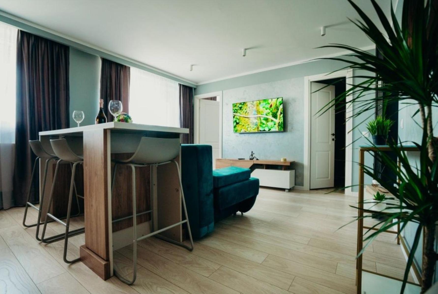 Studio 76 Lägenhet Onesti Exteriör bild